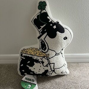 Peanuts Snoopy Green and Black Design